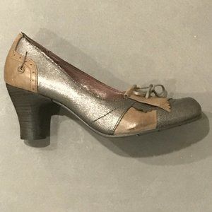 GOLD BUTTON METALLIC LEATHER HIGH HEEL SHOE